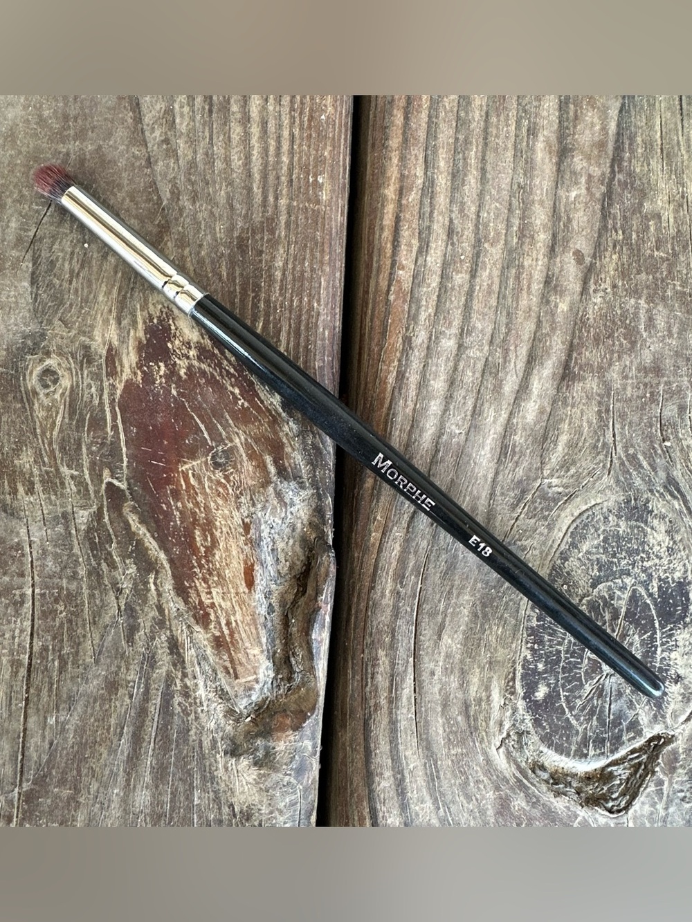 Morphe E18 Round crease brush